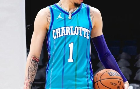 开云体育线上网站-包含里程碑夜！夏洛特黄蜂绝杀压哨，NBA常规赛今晨刷纪录，悬念犹存，年轻球员得到机会的词条