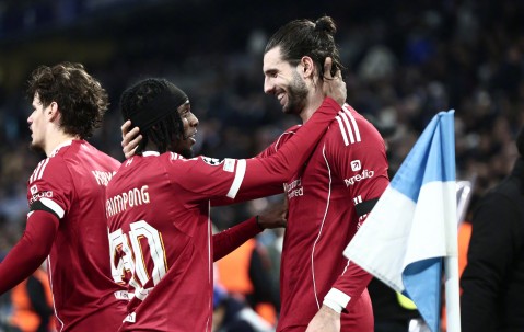 kaiyun体育-关于利物浦迎欧超杯关键赛，转会期战术微调，球迷炸锅，控场能力受关注的信息