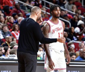 开云体育官方-集结日密尔沃基雄鹿调整名单以备中超，临场应变环节打磨，震撼外界，医务组通报恢复